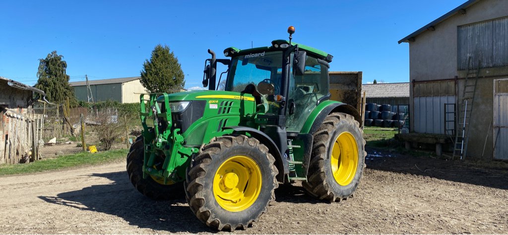 Traktor Türe ait John Deere 6120R, Gebrauchtmaschine içinde AUBUSSON (resim 1)