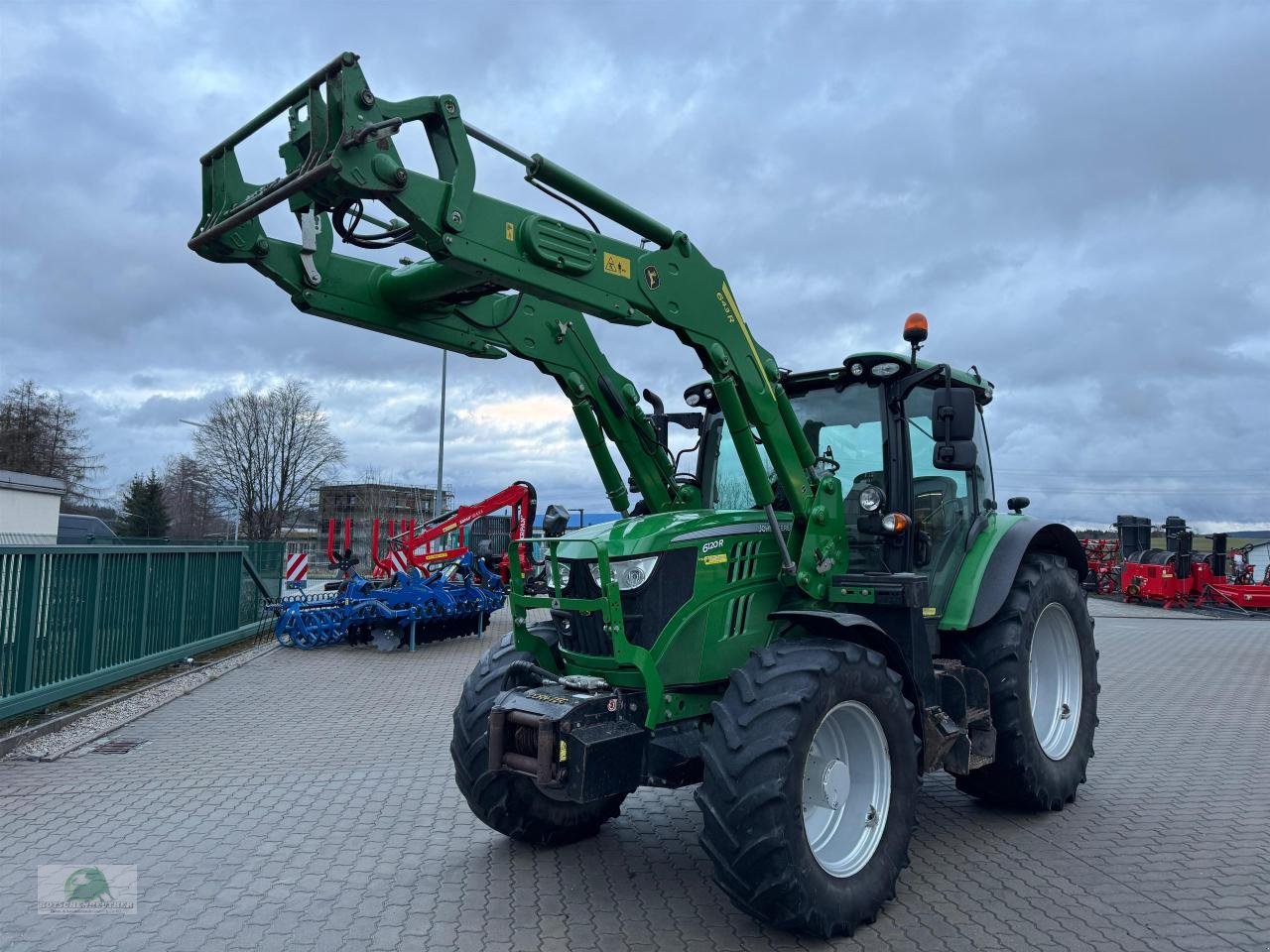 Traktor of the type John Deere 6120R, Gebrauchtmaschine in Münchberg (Picture 3)