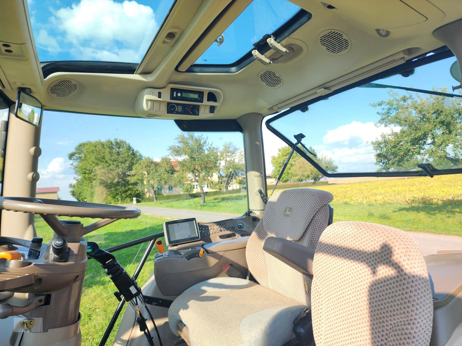 Traktor van het type John Deere 6125R AutoPowr Frontlader, Gebrauchtmaschine in Willanzheim (Foto 10)