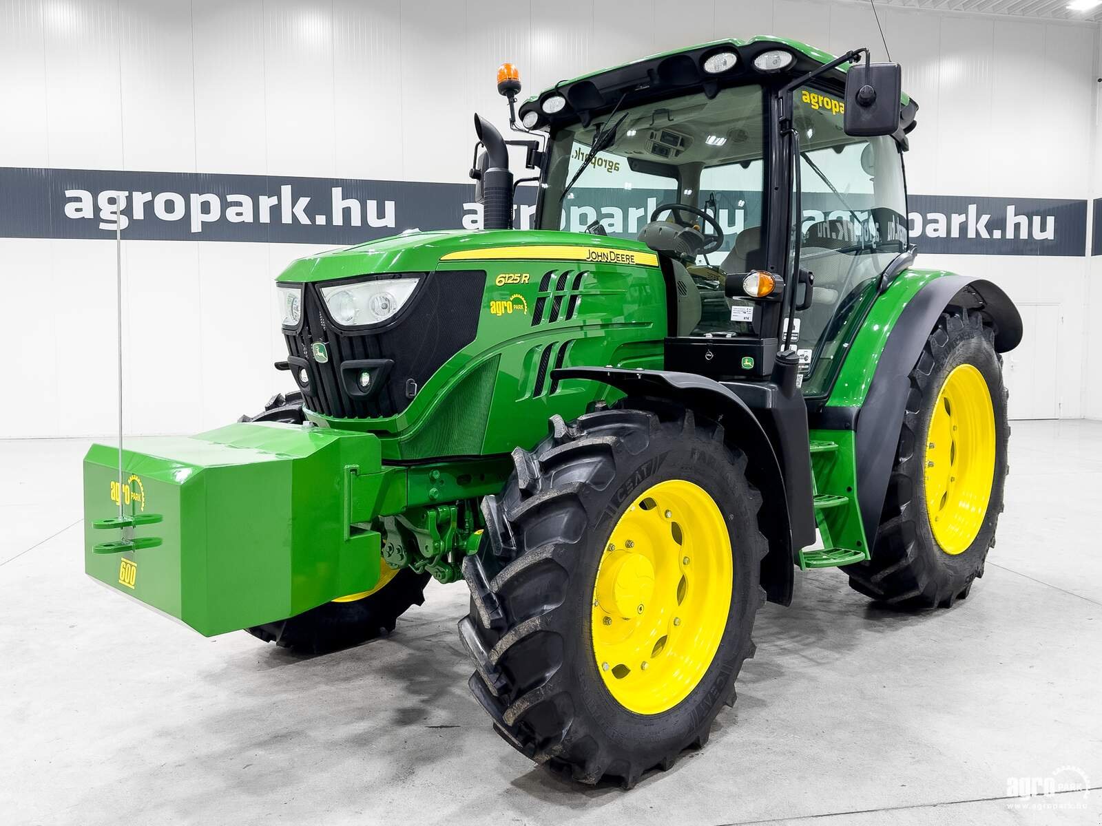 Traktor of the type John Deere 6125R, Gebrauchtmaschine in Csengele (Picture 2)