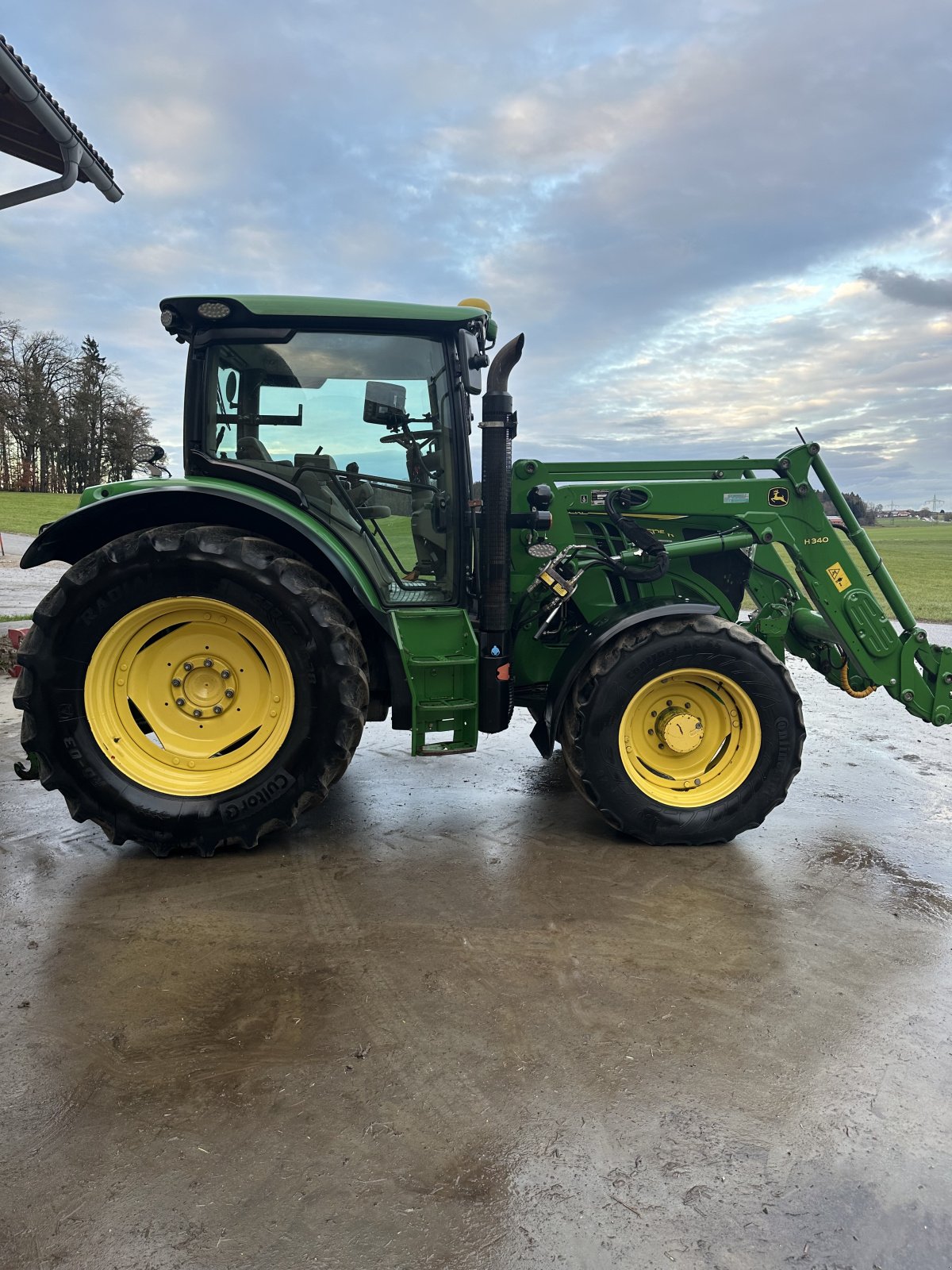 Traktor a típus John Deere 6125R, Gebrauchtmaschine ekkor: Stephanskirchen (Kép 1)