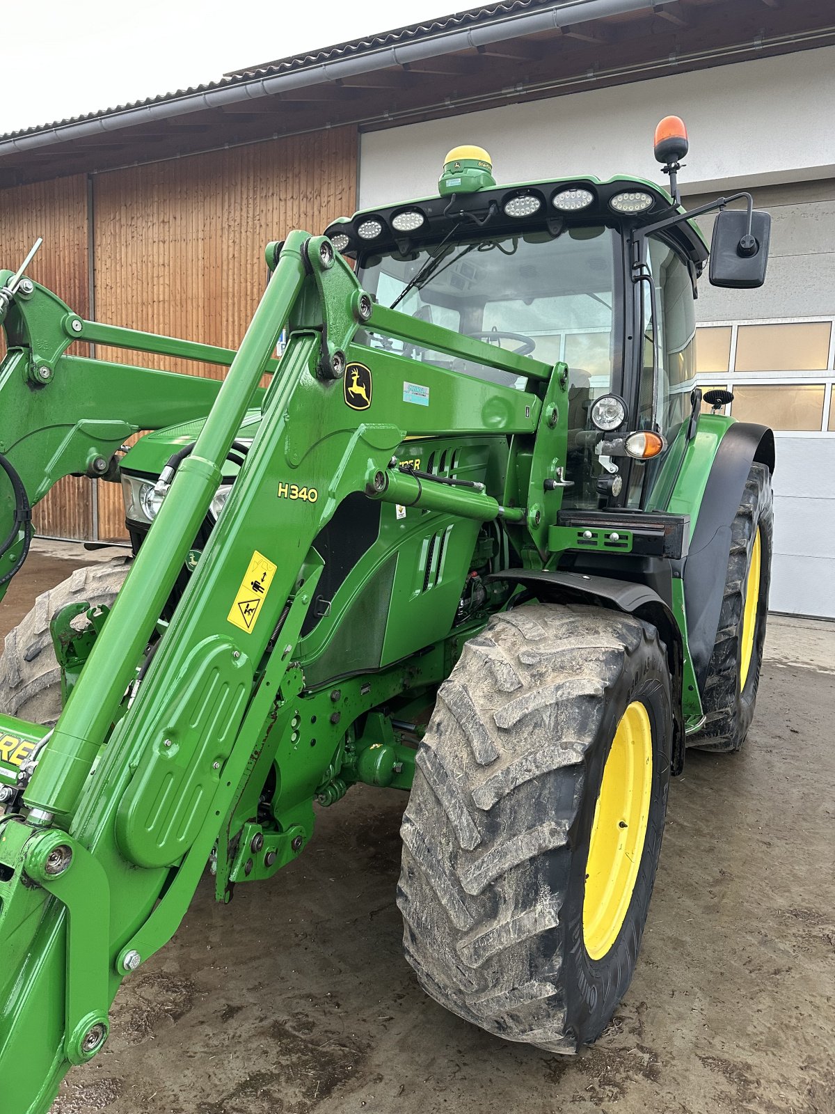 Traktor a típus John Deere 6125R, Gebrauchtmaschine ekkor: Stephanskirchen (Kép 3)