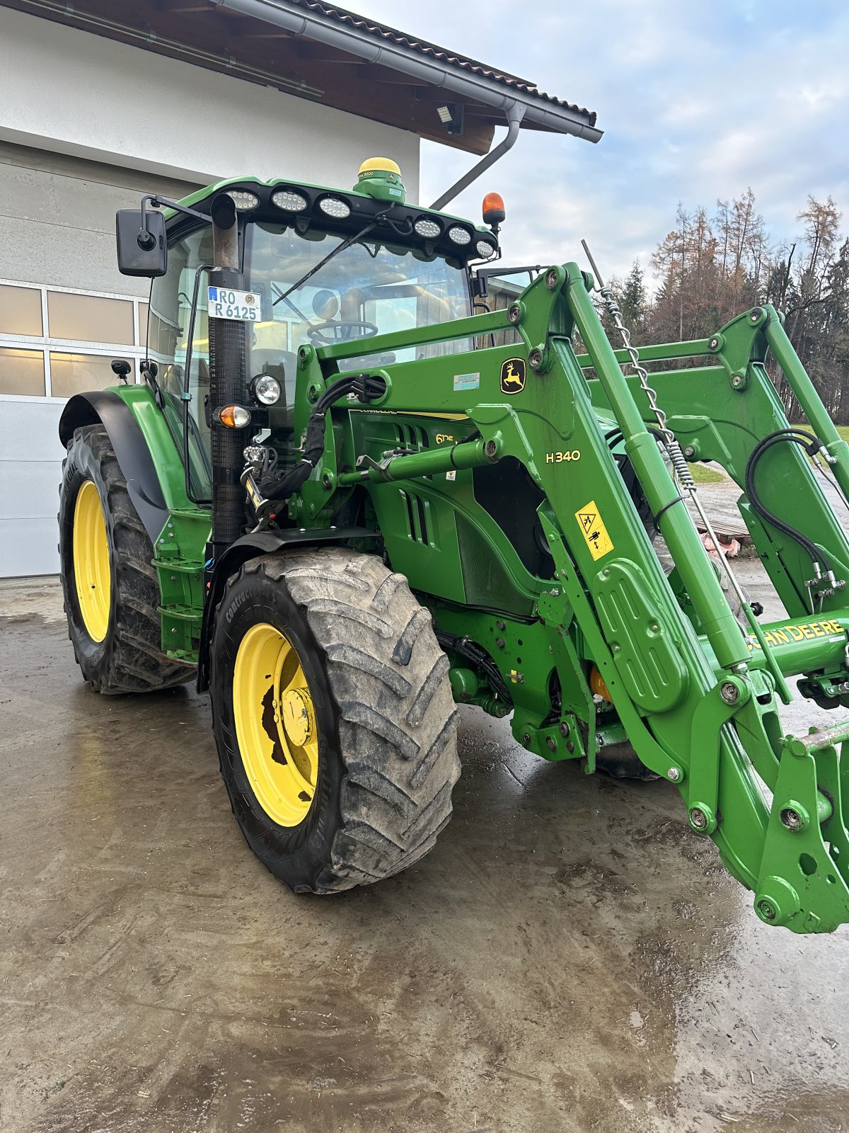 Traktor a típus John Deere 6125R, Gebrauchtmaschine ekkor: Stephanskirchen (Kép 2)