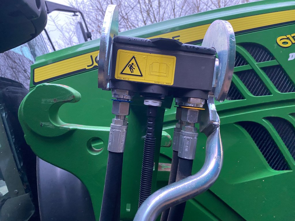 Traktor del tipo John Deere 6130 R + CHARGEUR + AUTOGUIDAGE, Gebrauchtmaschine en MEYMAC (Imagen 10)