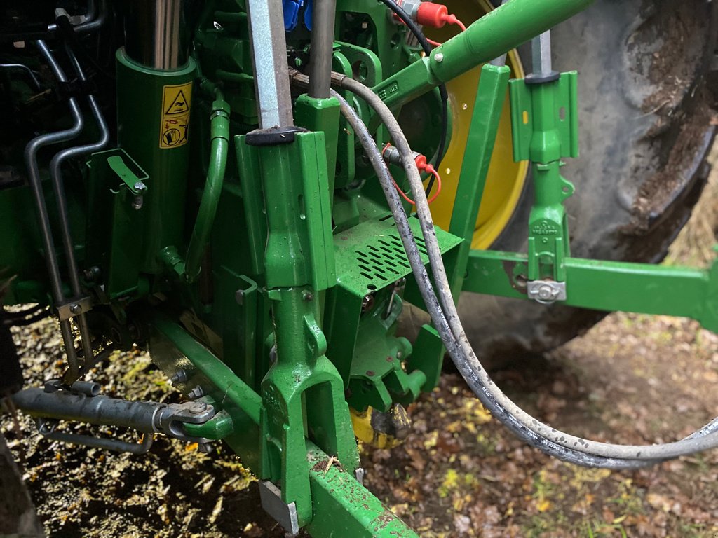 Traktor typu John Deere 6130 R + CHARGEUR + AUTOGUIDAGE, Gebrauchtmaschine v MEYMAC (Obrázek 9)