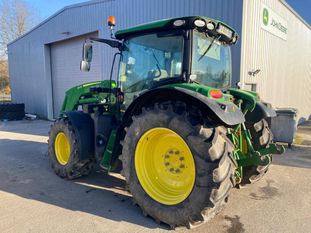 Traktor del tipo John Deere 6130 R + CHARGEUR + AUTOGUIDAGE, Gebrauchtmaschine In BELLAC (Immagine 4)