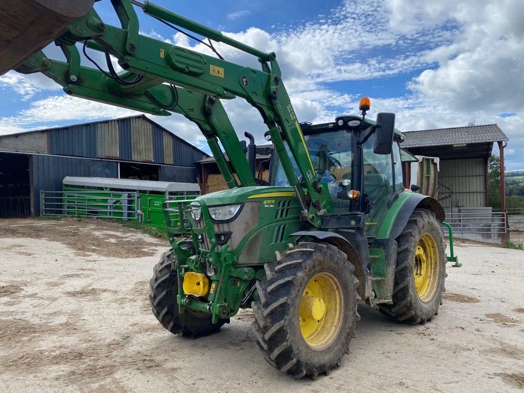 Traktor typu John Deere 6130 R + CHARGEUR . AUTOPOWER, Gebrauchtmaschine w UZERCHE (Zdjęcie 1)