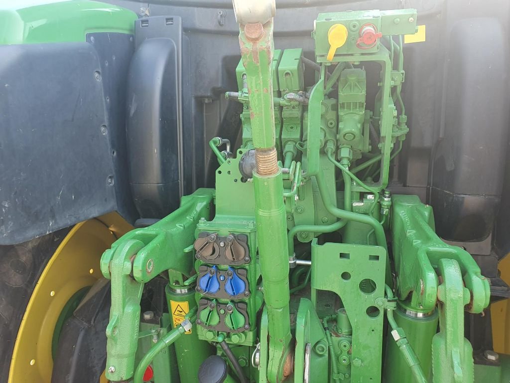 Traktor Türe ait John Deere 6130 R, Gebrauchtmaschine içinde DOMFRONT (resim 4)