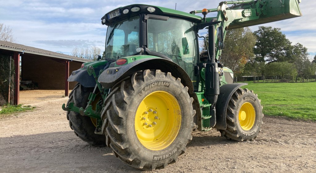 Traktor типа John Deere 6130 R, Gebrauchtmaschine в PIERRE BUFFIERE (Фотография 3)