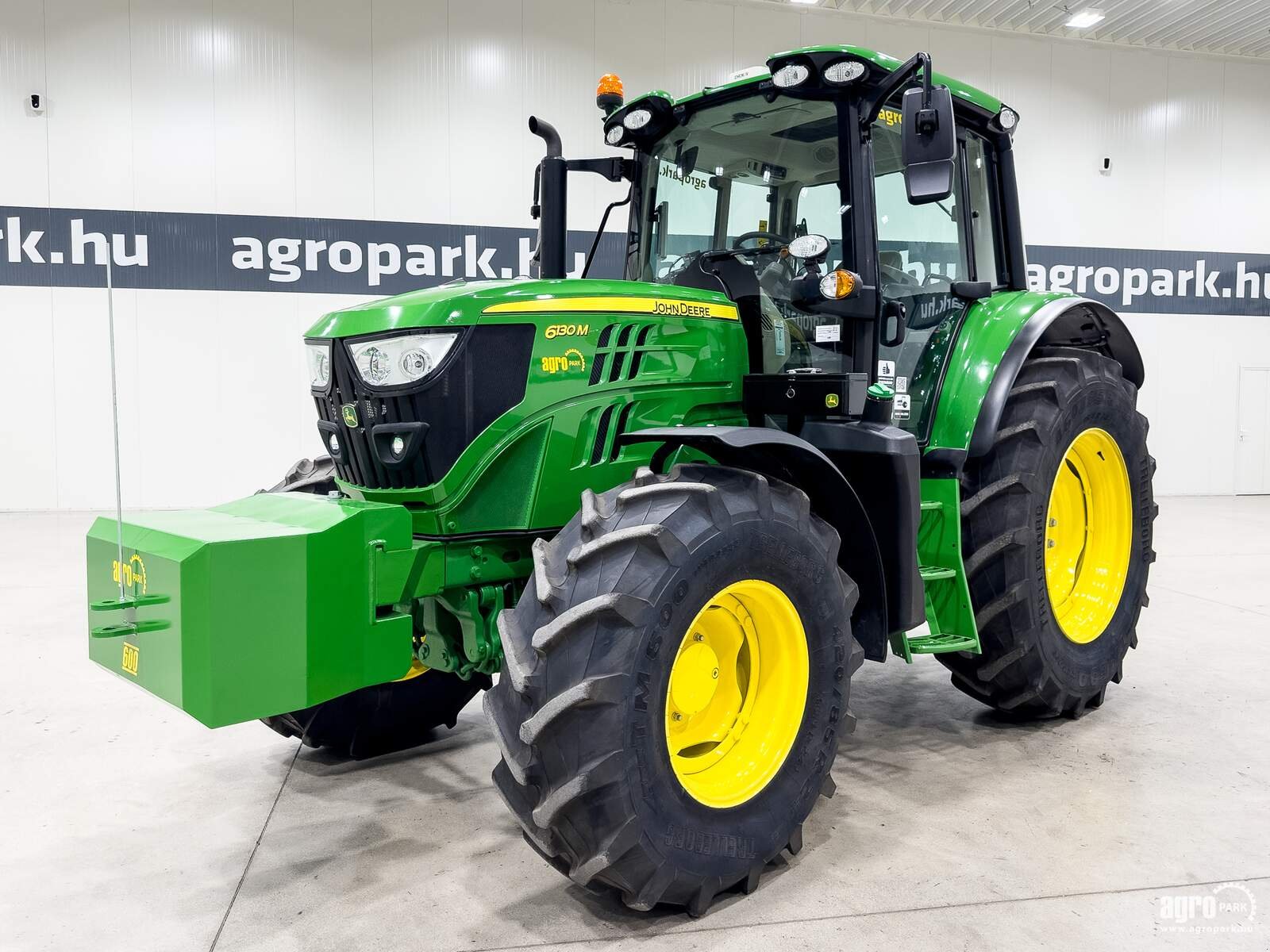 Traktor van het type John Deere 6130M, Gebrauchtmaschine in Csengele (Foto 1)