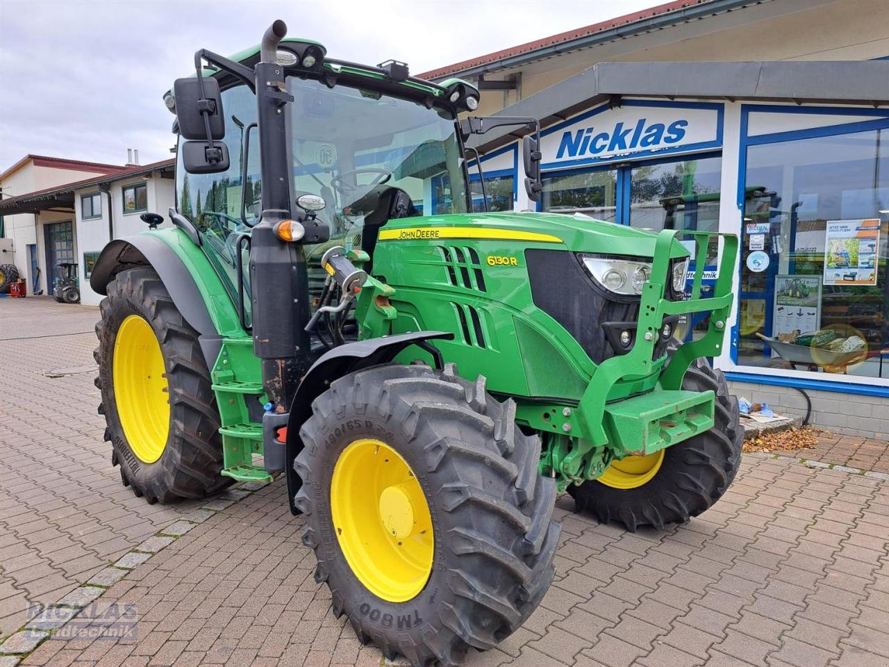 Traktor of the type John Deere 6130R Premium - Reifen Neu, Gebrauchtmaschine in Schirradorf (Picture 1)