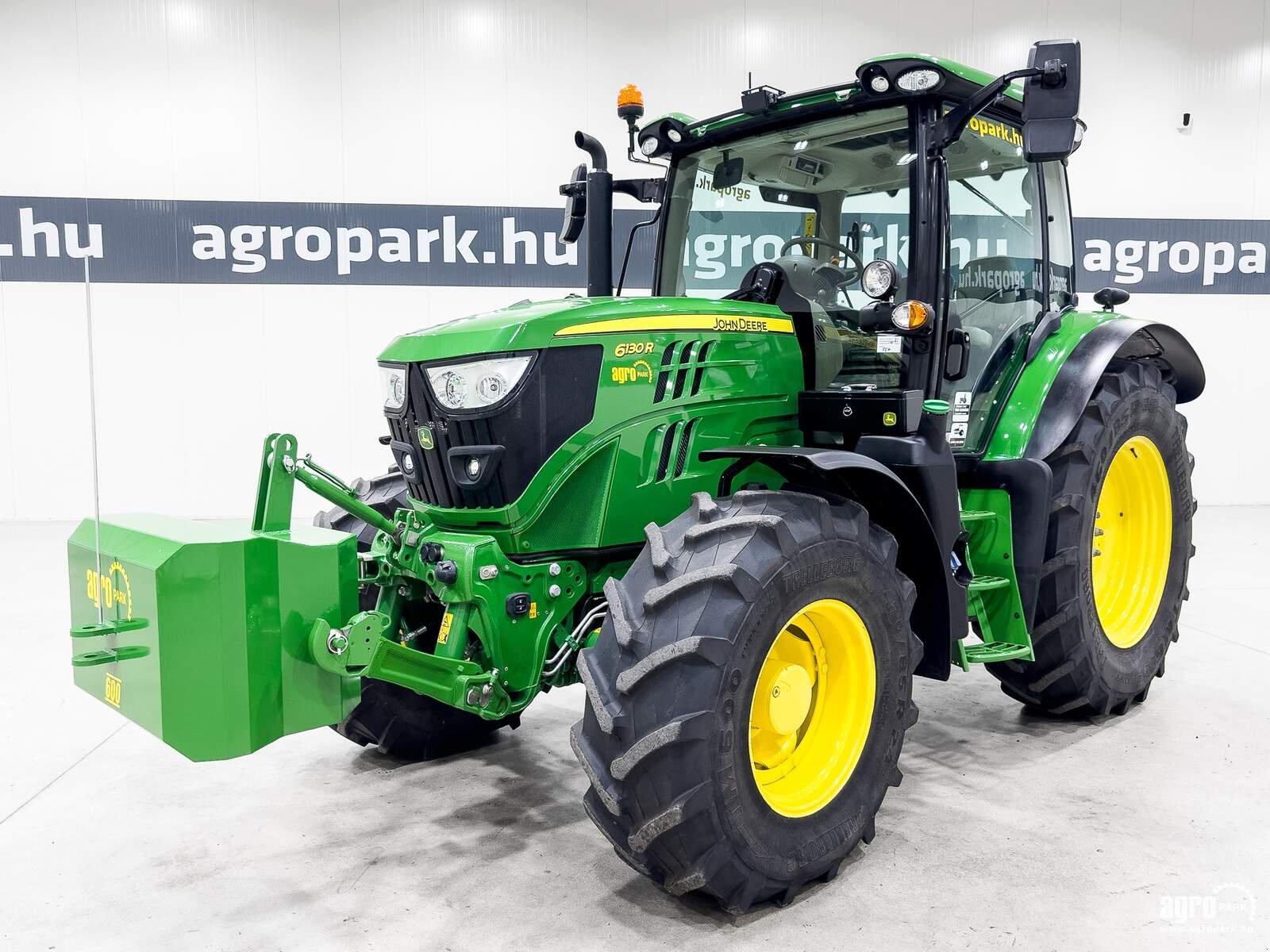 Traktor του τύπου John Deere 6130R, Gebrauchtmaschine σε Csengele (Φωτογραφία 1)