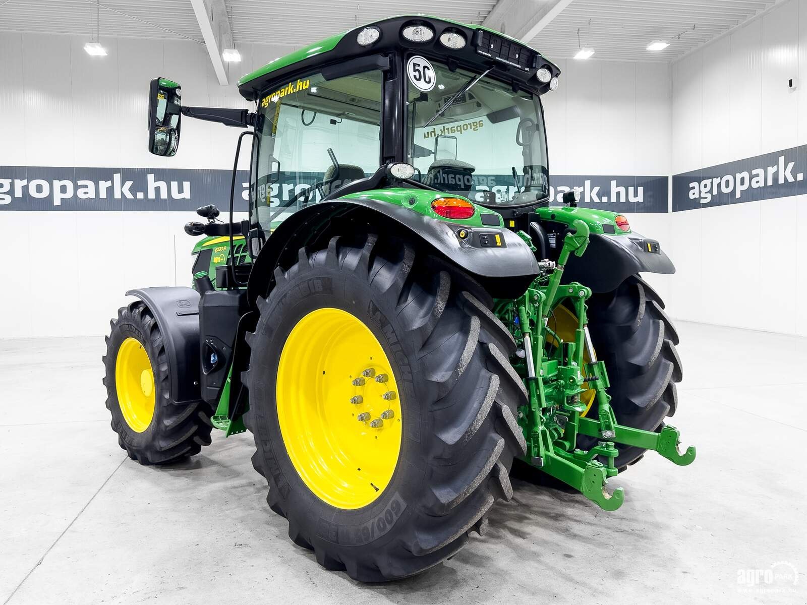 Traktor typu John Deere 6130R, Gebrauchtmaschine w Csengele (Zdjęcie 4)