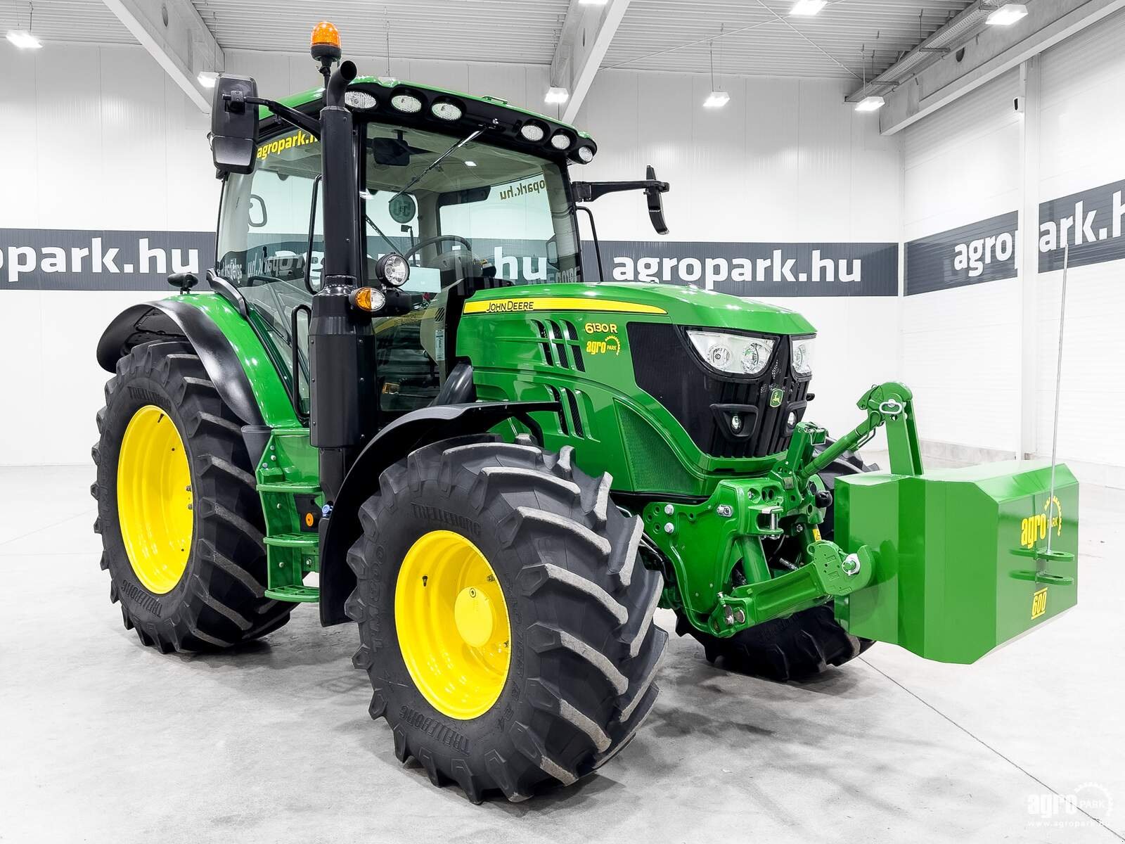 Traktor za tip John Deere 6130R, Gebrauchtmaschine u Csengele (Slika 2)