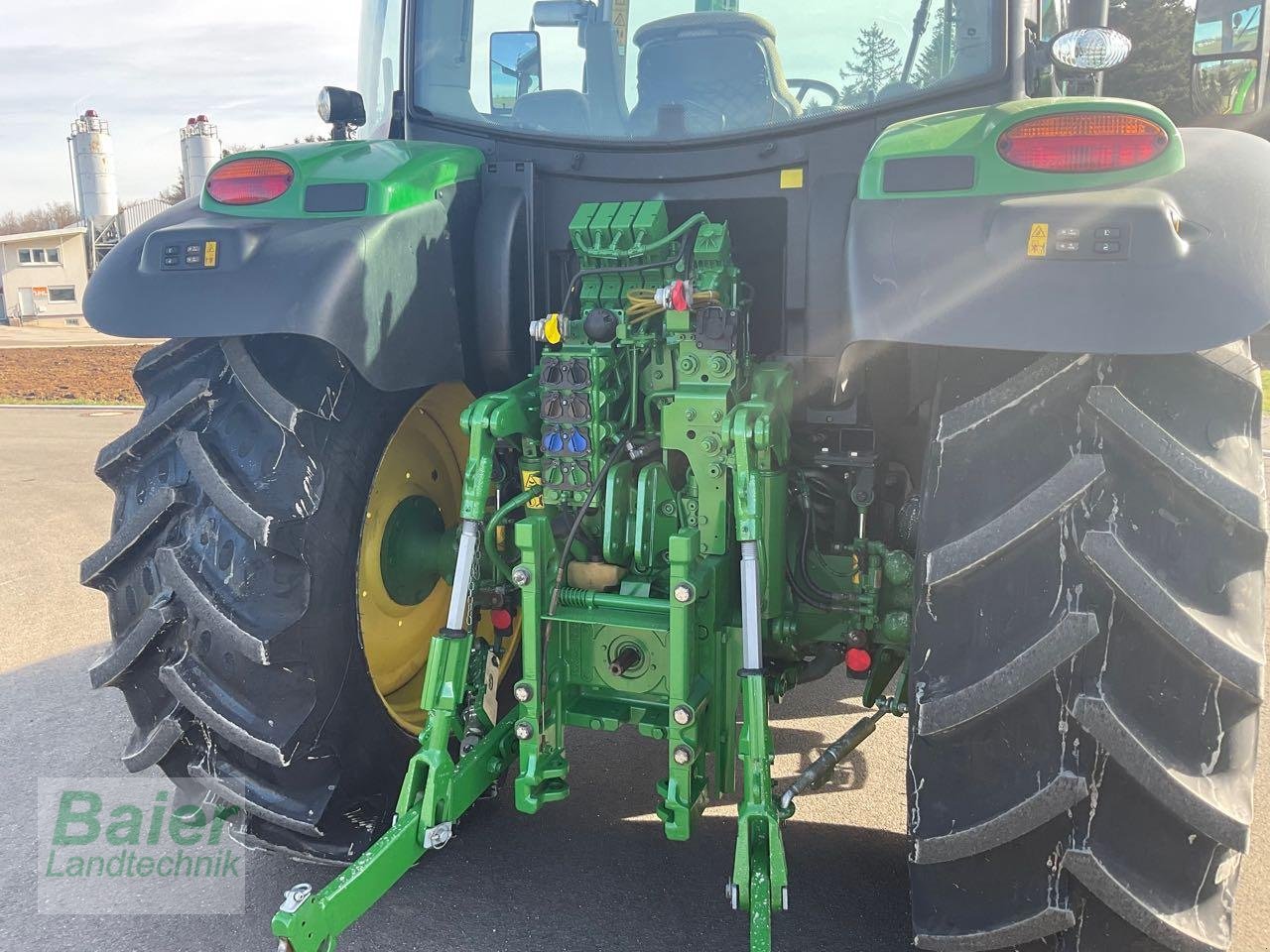 Traktor типа John Deere 6130R, Gebrauchtmaschine в OBERNDORF-HOCHMOESSINGEN (Фотография 5)