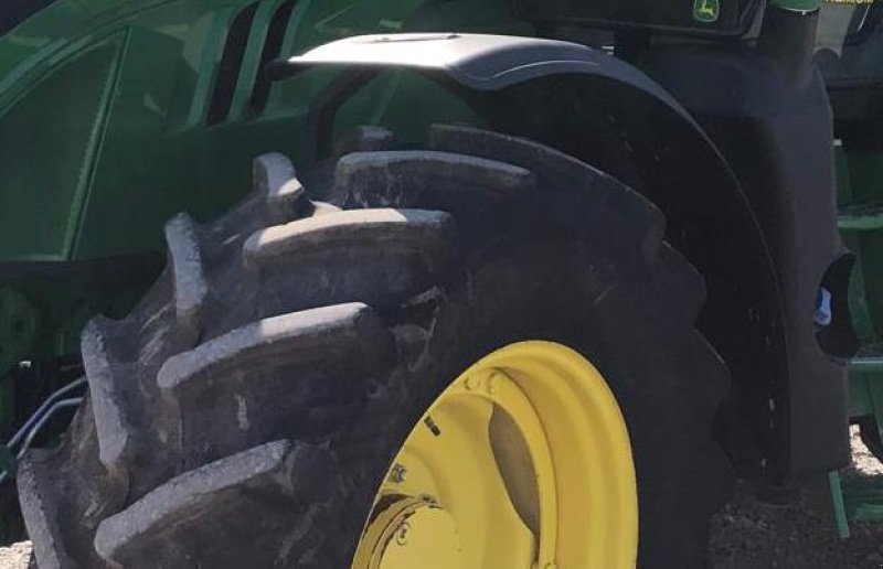 Traktor a típus John Deere 6130R, Gebrauchtmaschine ekkor: SAINT-GERMAIN DU PUY (Kép 4)