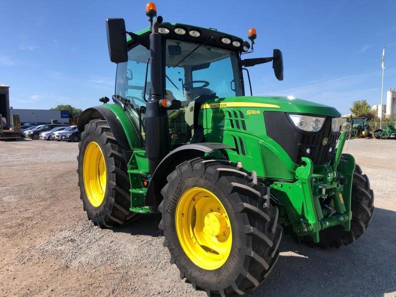 Traktor typu John Deere 6130R, Gebrauchtmaschine v SAINT-GERMAIN DU PUY (Obrázek 2)