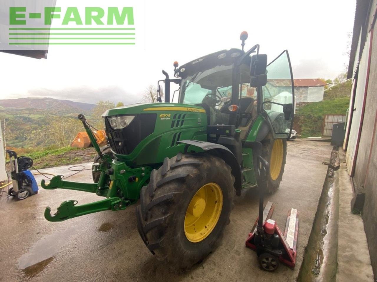 Traktor типа John Deere 6130r, Gebrauchtmaschine в Ytrac (Фотография 2)