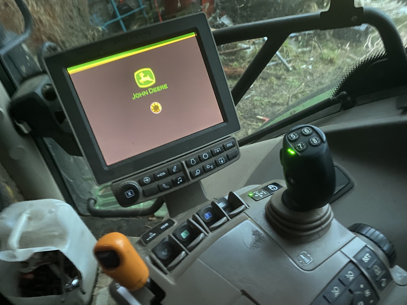 Traktor типа John Deere 6130R, Gebrauchtmaschine в MEYMAC (Фотография 8)