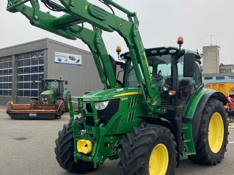 Traktor типа John Deere 6130R, Gebrauchtmaschine в Chavornay