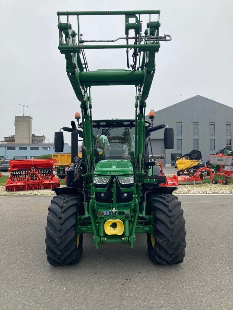 Traktor des Typs John Deere 6130R, Gebrauchtmaschine in Chavornay (Bild 2)