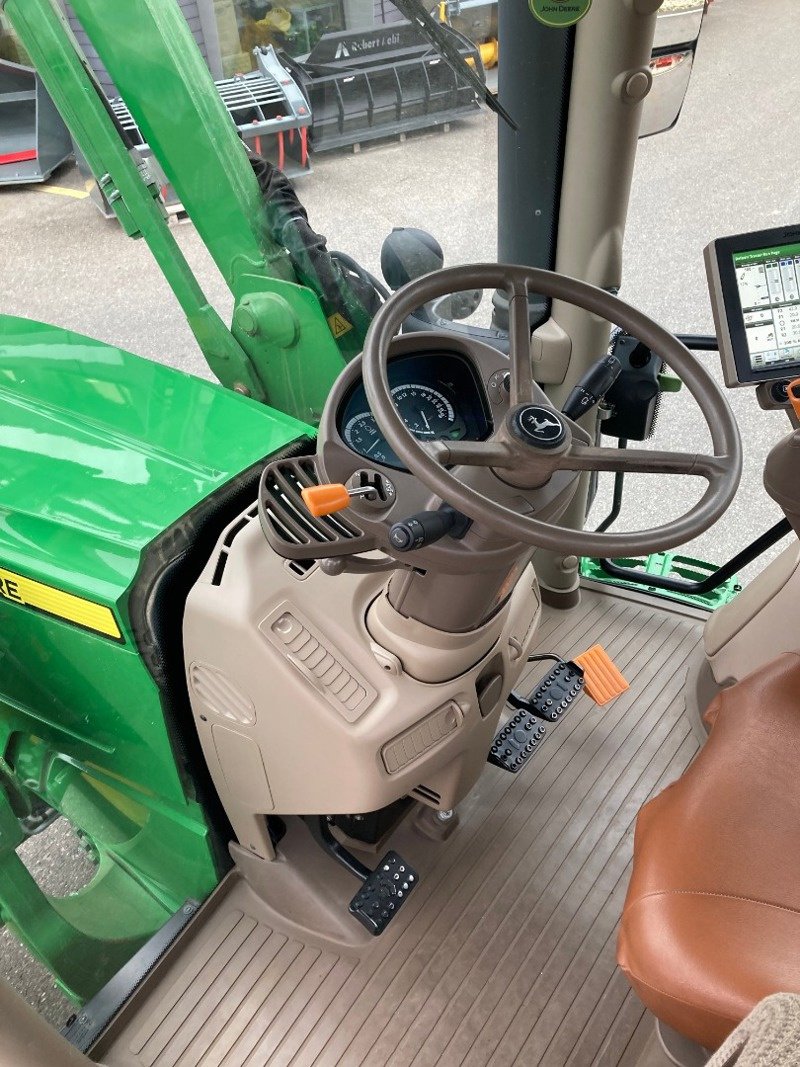 Traktor типа John Deere 6130R, Gebrauchtmaschine в Chavornay (Фотография 9)