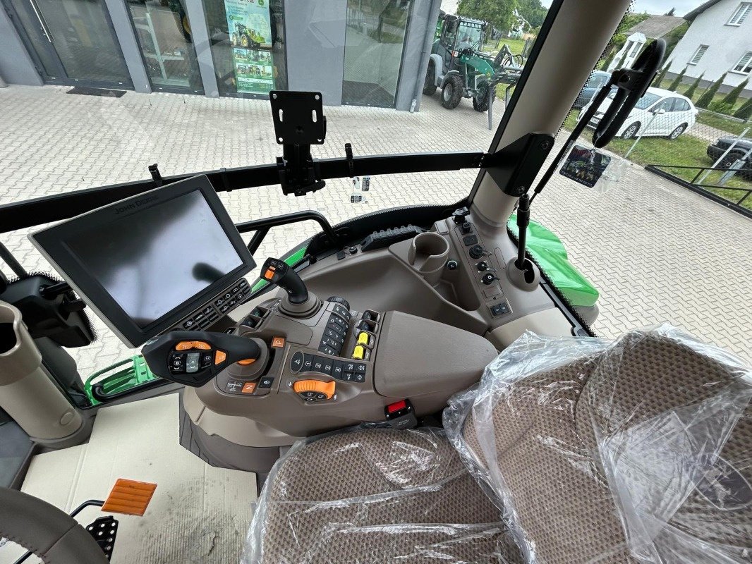 Traktor del tipo John Deere 6130R, Neumaschine en Mrągowo (Imagen 11)