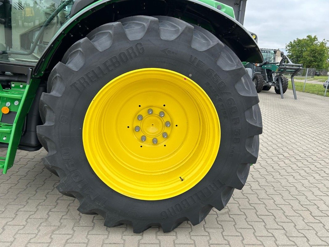 Traktor du type John Deere 6130R, Neumaschine en Mrągowo (Photo 17)