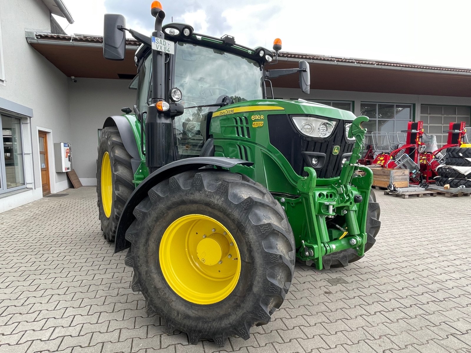 Traktor of the type John Deere 6130R, Gebrauchtmaschine in Burglengenfeld (Picture 2)