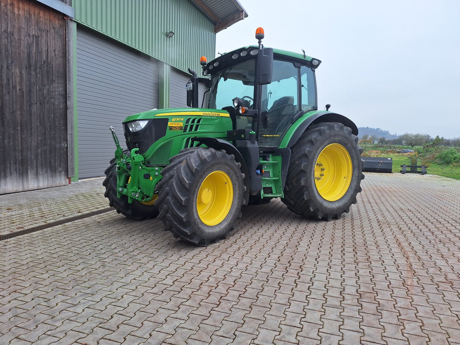 Traktor типа John Deere 6130R, Gebrauchtmaschine в Leutershausen (Фотография 1)