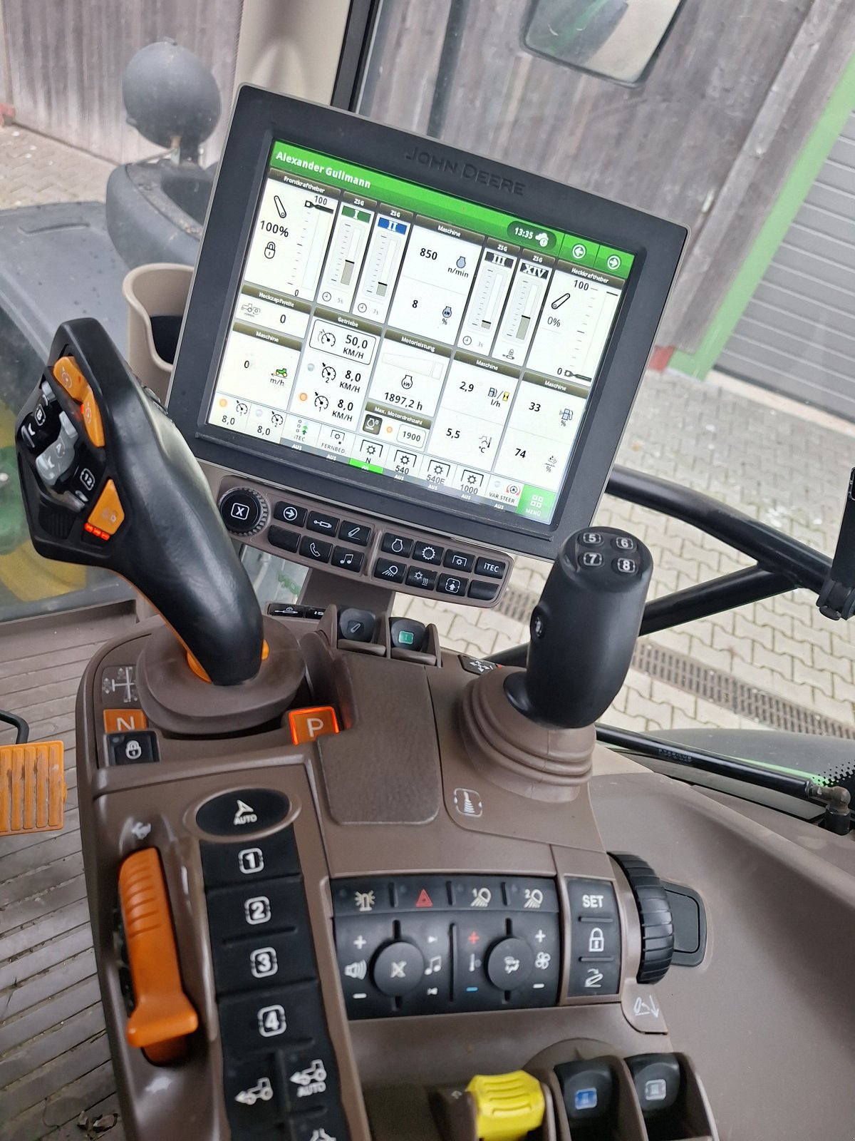 Traktor типа John Deere 6130R, Gebrauchtmaschine в Leutershausen (Фотография 3)