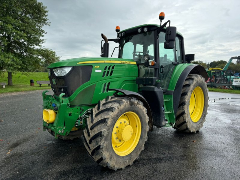 Traktor от тип John Deere 6135 M, Gebrauchtmaschine в PIERRE BUFFIERE (Снимка 1)