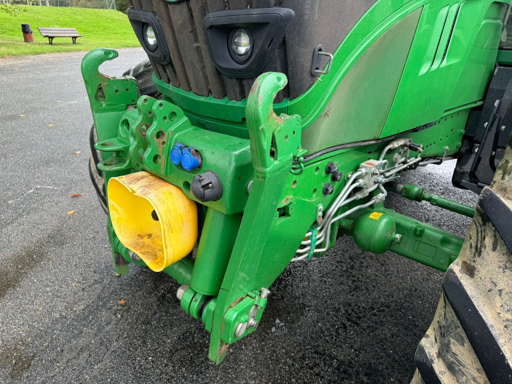 Traktor del tipo John Deere 6135 M, Gebrauchtmaschine In PIERRE BUFFIERE (Immagine 11)