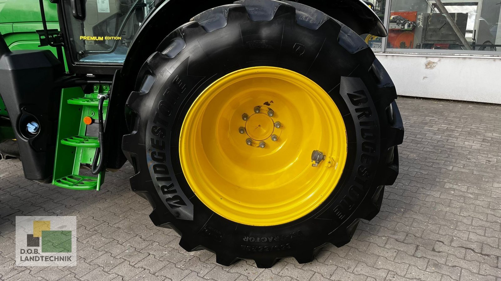 Traktor du type John Deere 6135 R, Gebrauchtmaschine en Regensburg (Photo 8)