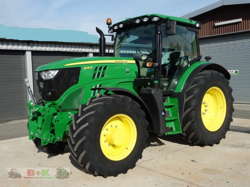 Traktor of the type John Deere 6135 R, Gebrauchtmaschine in Kettenkamp (Picture 1)