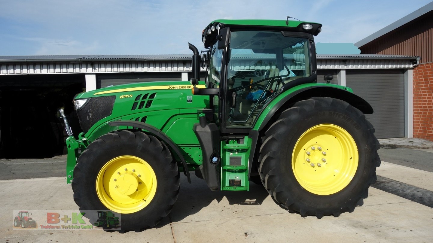 Traktor of the type John Deere 6135 R, Gebrauchtmaschine in Kettenkamp (Picture 2)