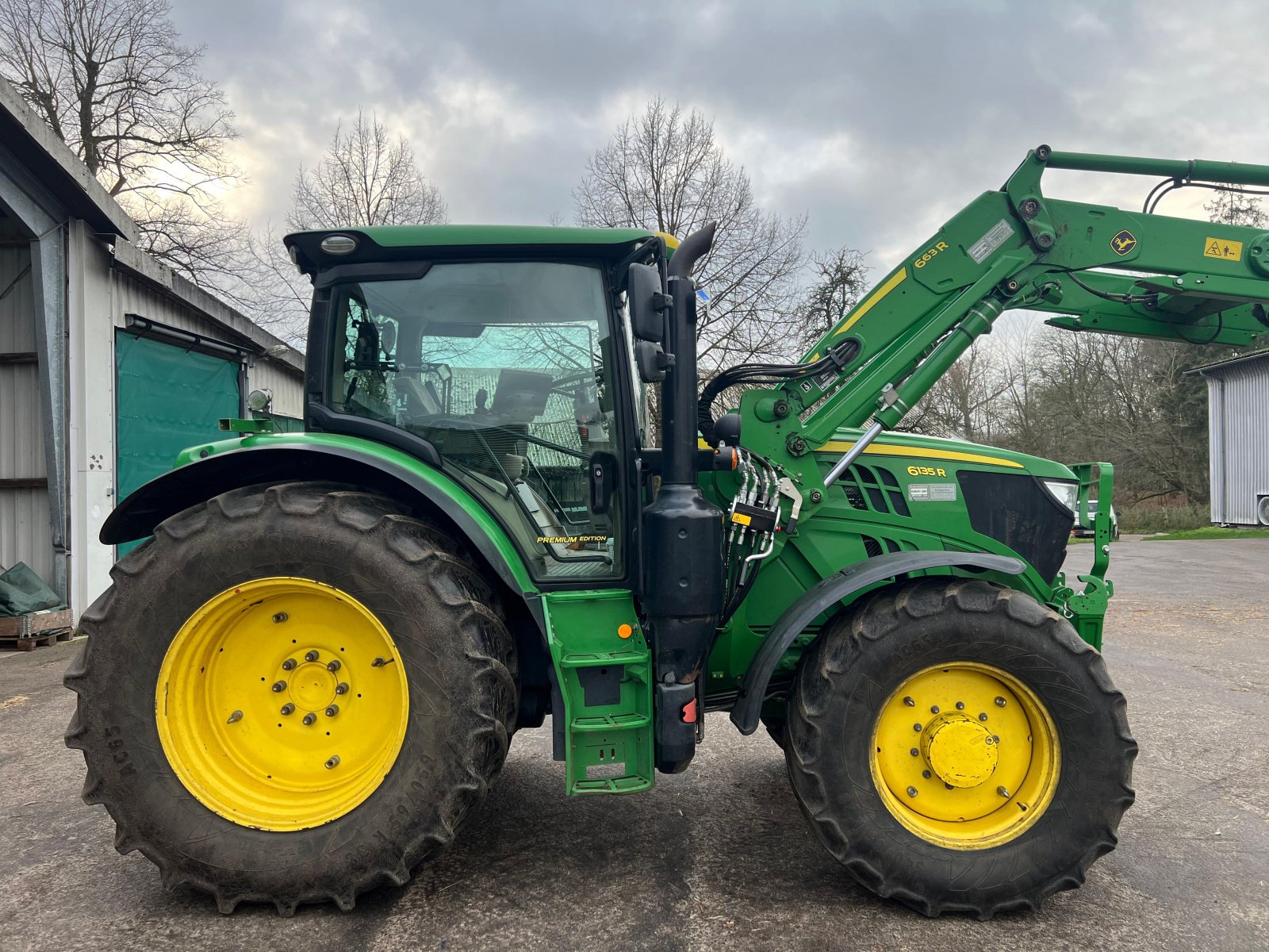 Traktor Türe ait John Deere 6135 R, Gebrauchtmaschine içinde Stieten (resim 2)