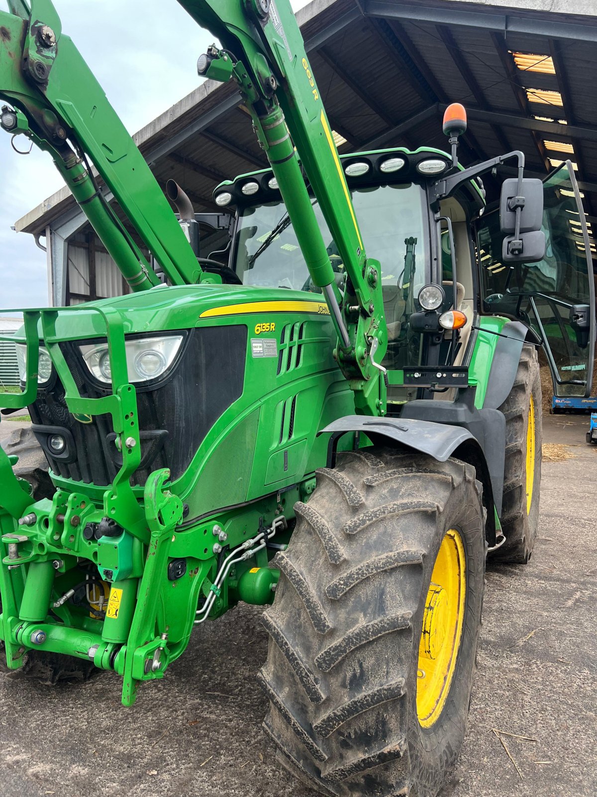 Traktor Türe ait John Deere 6135 R, Gebrauchtmaschine içinde Stieten (resim 4)