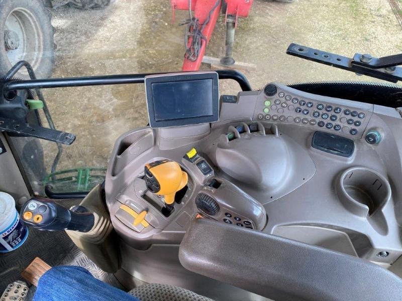 Traktor a típus John Deere 6135R, Gebrauchtmaschine ekkor: SAINT-GERMAIN DU PUY (Kép 8)