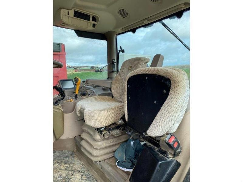 Traktor van het type John Deere 6135R, Gebrauchtmaschine in SAINT-GERMAIN DU PUY (Foto 7)