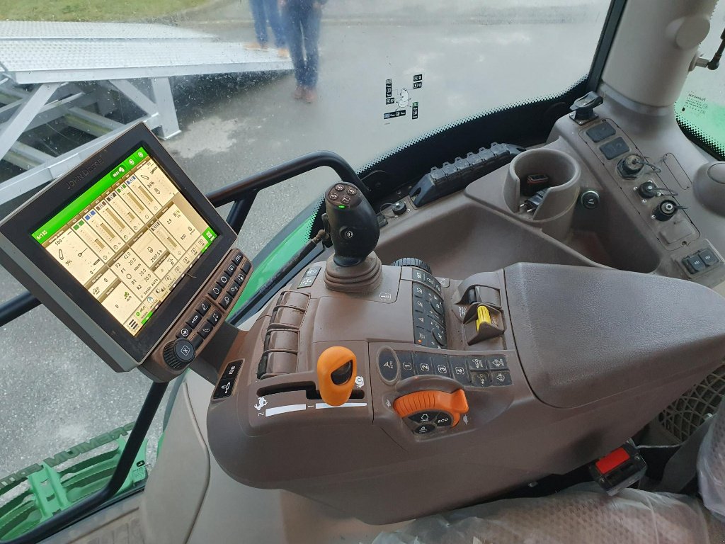 Traktor des Typs John Deere 6135R, Gebrauchtmaschine in DOMFRONT (Bild 8)