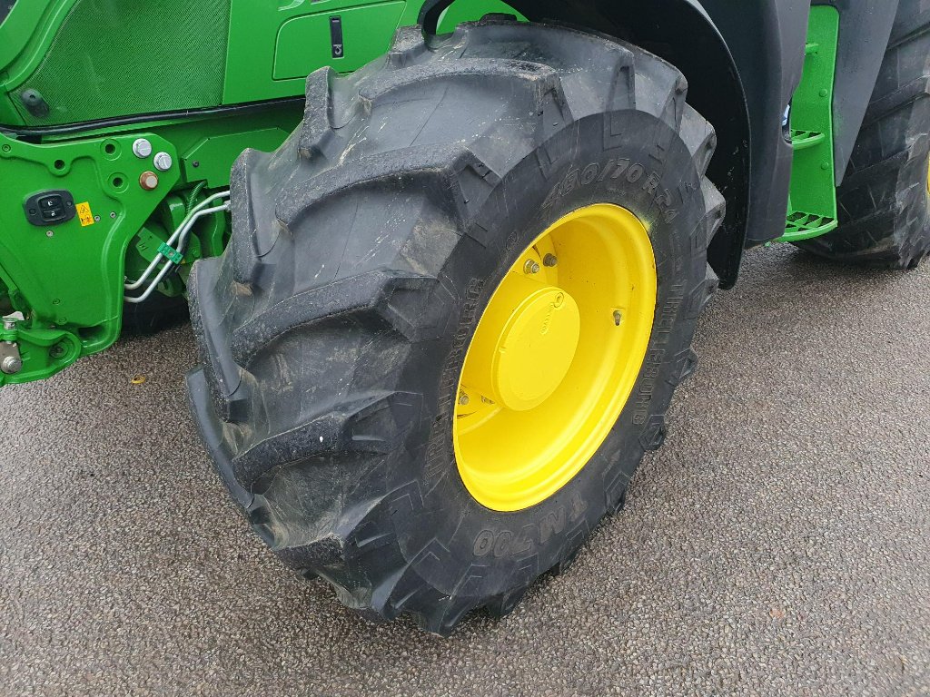 Traktor des Typs John Deere 6135R, Gebrauchtmaschine in DOMFRONT (Bild 4)