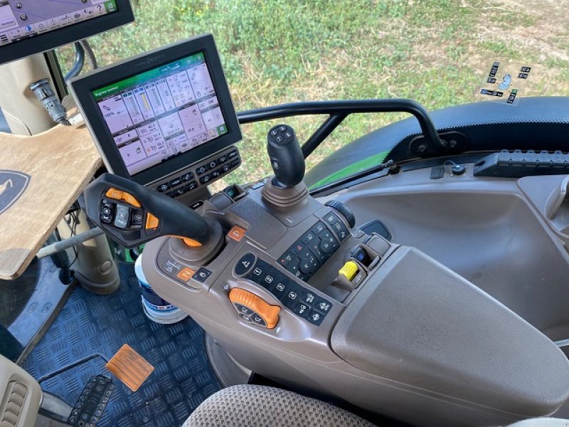 Traktor van het type John Deere 6135R, Gebrauchtmaschine in LE PONT CHRETIEN (Foto 8)