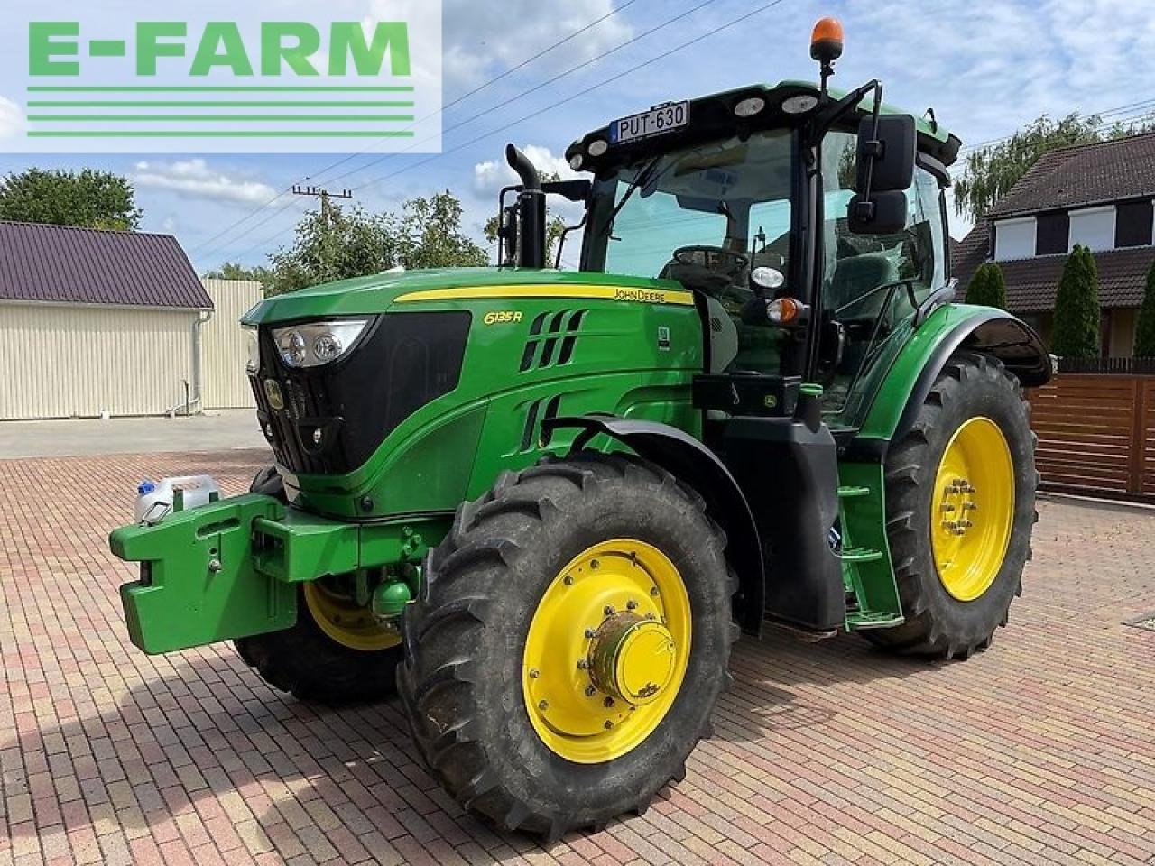 Traktor Türe ait John Deere 6135r, Gebrauchtmaschine içinde SZEGED (resim 1)