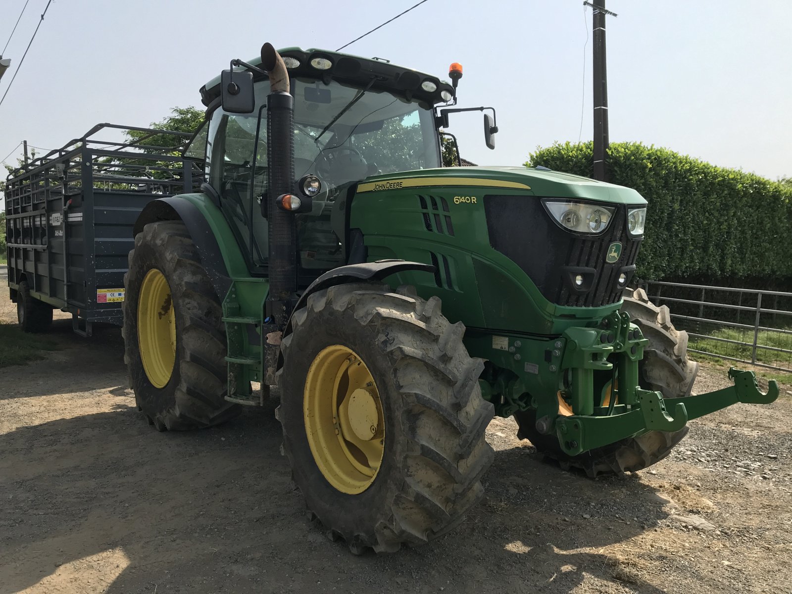 Traktor Türe ait John Deere 6140 R, Gebrauchtmaschine içinde UZERCHE (resim 2)