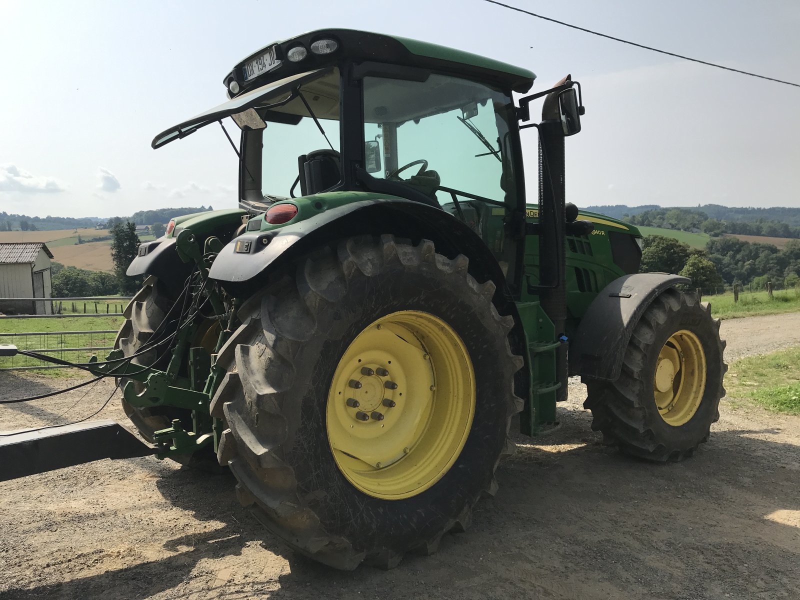 Traktor типа John Deere 6140 R, Gebrauchtmaschine в UZERCHE (Фотография 3)