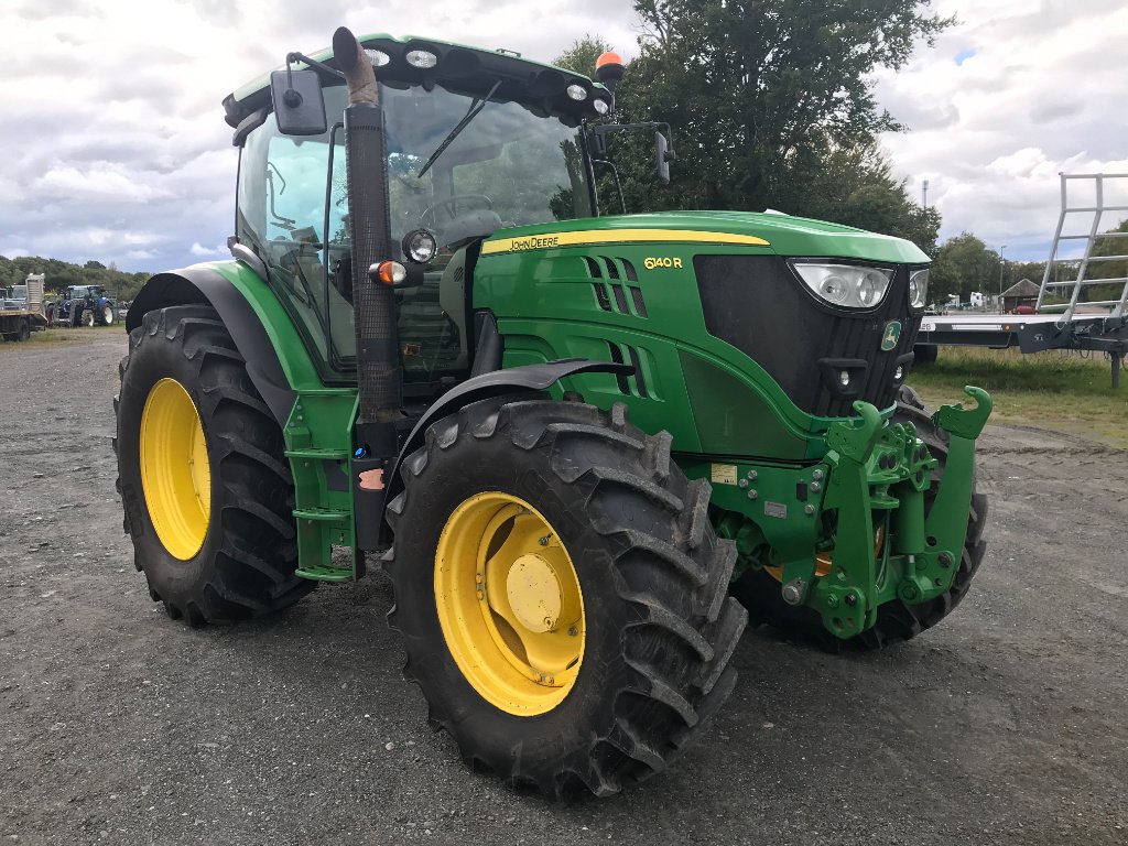 Traktor от тип John Deere 6140 R, Gebrauchtmaschine в UZERCHE (Снимка 2)