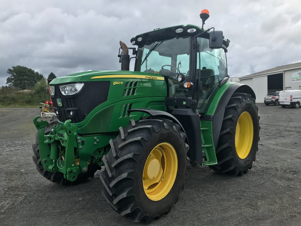 Traktor от тип John Deere 6140 R, Gebrauchtmaschine в UZERCHE (Снимка 1)