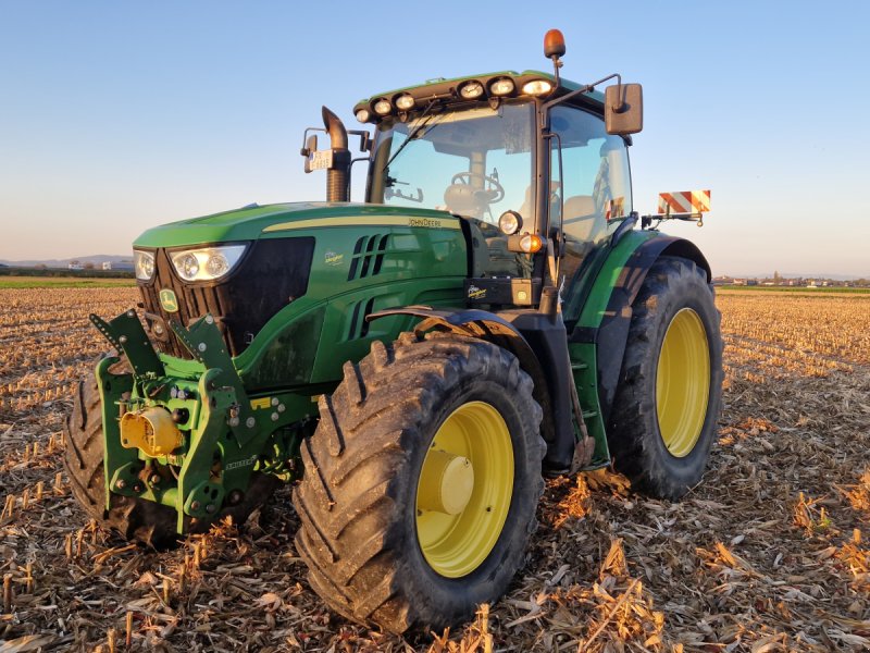 Traktor van het type John Deere 6140 R, Gebrauchtmaschine in Bad Krozingen (Foto 1)