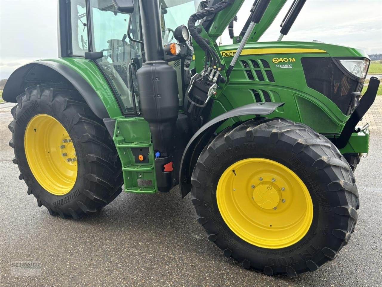 Traktor des Typs John Deere 6140M mit Frontlader Q5M, Gebrauchtmaschine in Herbrechtingen (Bild 3)